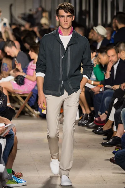 Look 23